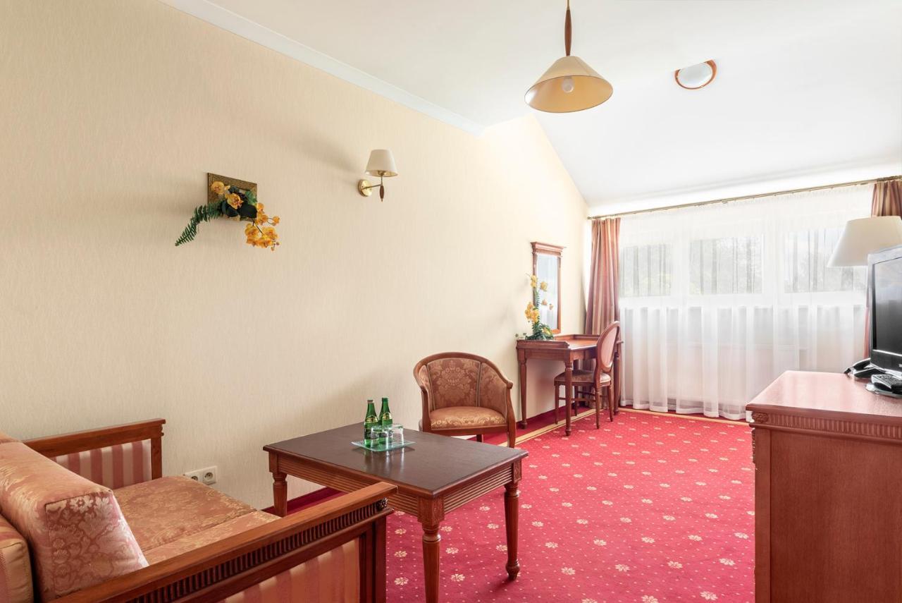 Hotel Stodolka Cminsk Exterior photo