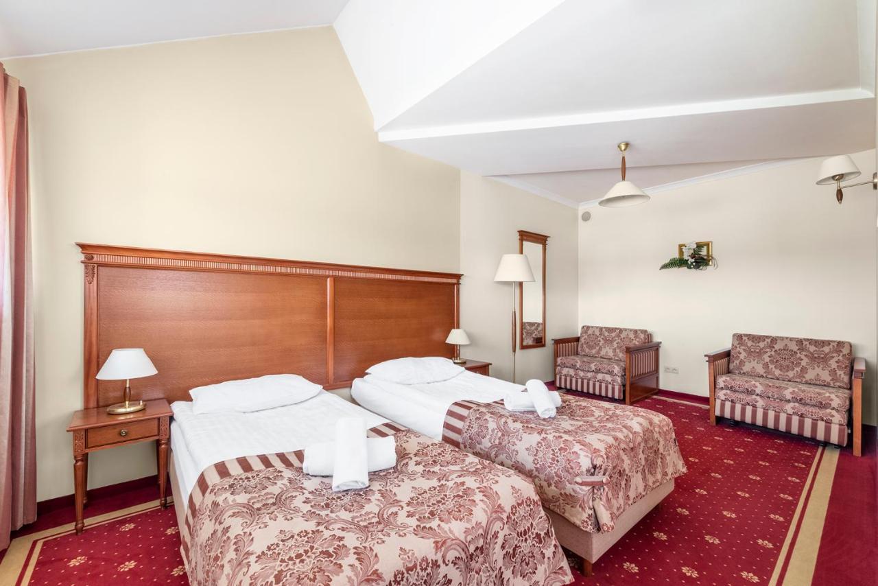 Hotel Stodolka Cminsk Exterior photo